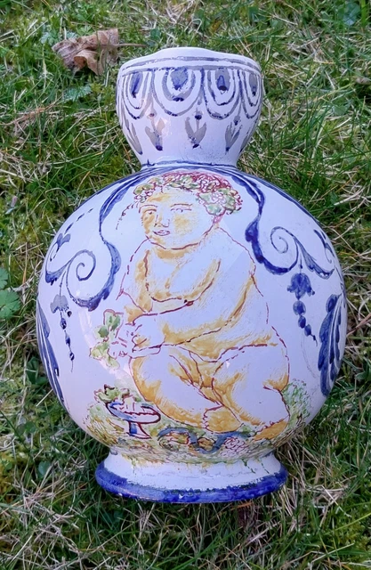 Pichet en faience italienne à décor de putti - daté 1811