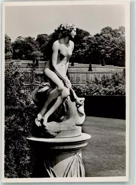 39746985 - 1510 Potsdam Venus von Pigalle im Schlosspark Sanssouci Fotograf