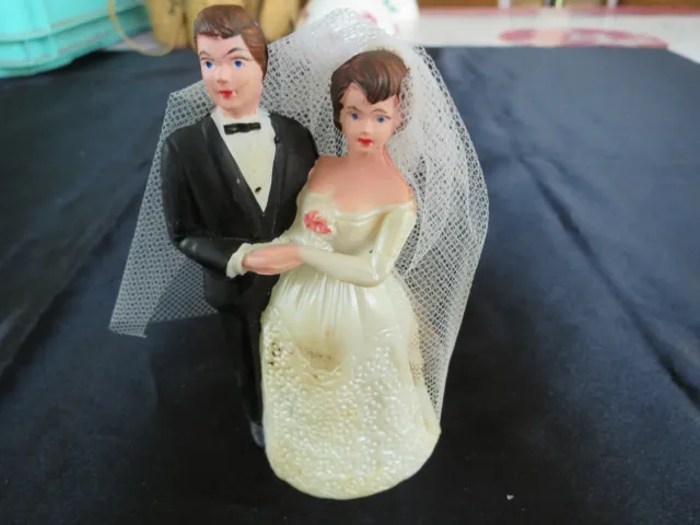 Mariage ! Couple ! Figurine ! Gâteau !
