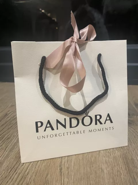 Véritable petit sac cadeau PANDORA avec ruban rose