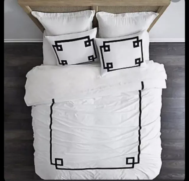 NWT Villa By Noble Excellence Greek Key King Duvet  Cover White  Black