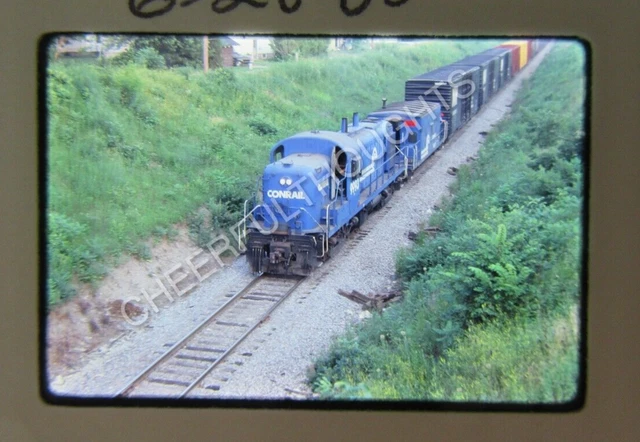 Original '80 Kodachrome Slide CR Conrail 9993 RS3M action Spring St.       38Y66