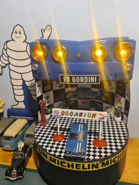 Modèle Réduit Dinky Toys Renault 8 - Échelle 1/43, Neuf