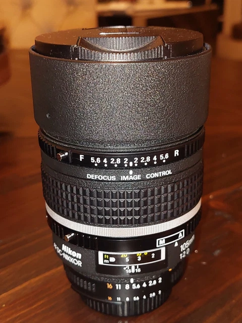 Nikon AF DC-Nikkor 105mm F/2D