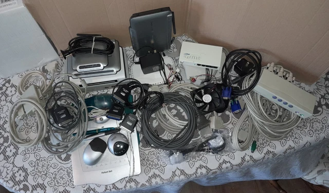 BULK RETRO PC CABLES ROUTERS HUBS LEADS PARALLEL SERIAL USB MOUSE PADS & PSU's