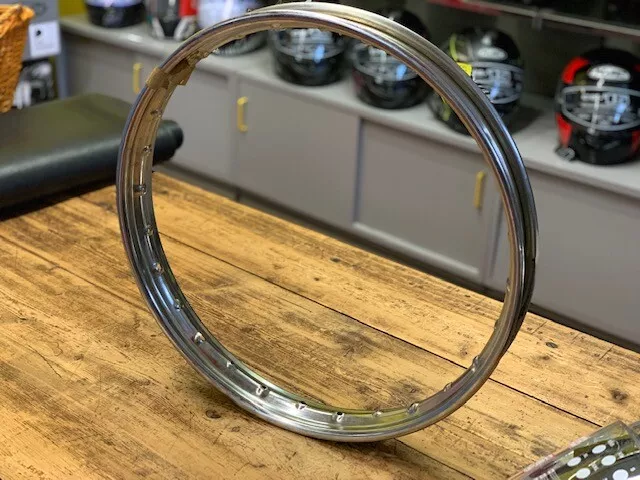 Roue Moto RADAELLI Acier 1,5 X 18 28 Trous - Nouveau L'Époque