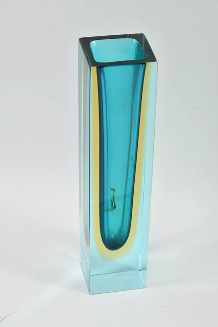 J90A06 - Murano Summer Glass Vase, Flavio Poly (?)