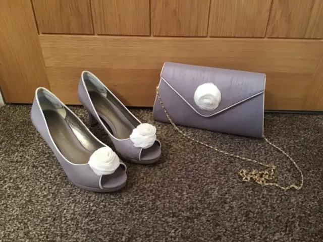 JACQUES VERT TAUPE Peep Toe Shoes With Flower Accent Matching