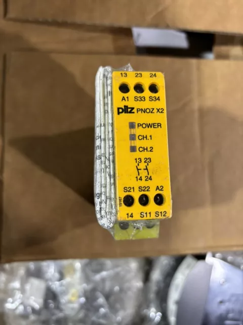 Relé de seguridad Pilz PNOZ X2 774303 24V-AC/DC