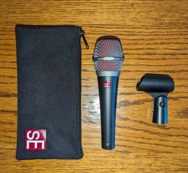 sE Electronics V7 Supercardioid Microphone with Clip & Bag