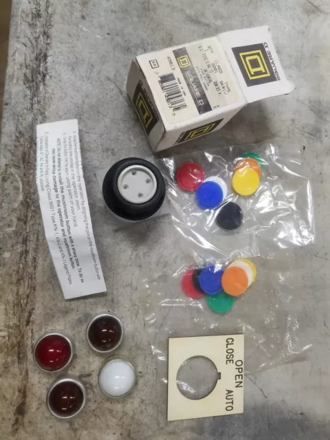 NOS SQUARE D 9001 SKR1U UNIVERSAL PUSH BUTTON WITH  GUARD Plus Extras