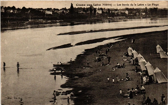 CPA COSNE-sur-LOIRE - Les bords de la Loire - La Plage (456603)