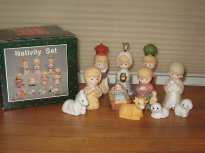 Porcelain Nativity Set 11 Pc Hand Painted In Original Box