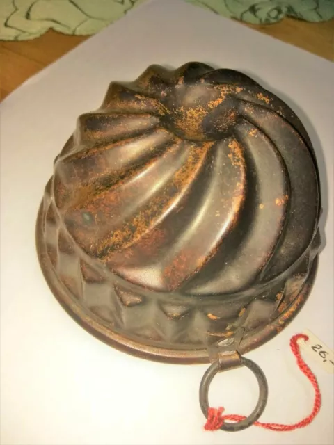 Kleine alte schöne seltene Kupfer-Form-mit Aufhänge Öse- 6 cm H  x 11 cm Durchm.