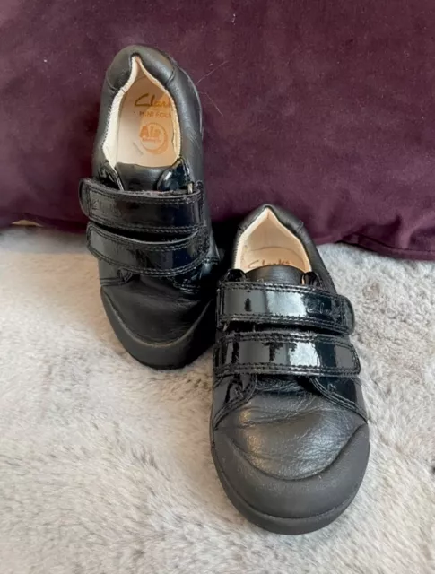 Clarks mini folk air spring hot sale
