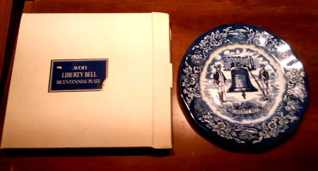 VINTAGE Avon Bicentennial blue collector Plate Liberty Bell 1976 w/ original box