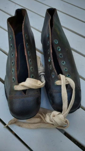 Vintage: ancienne paire de chaussures de football marque Hungaria, taille 43 n°2