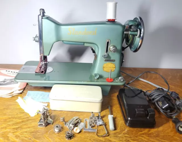 Super Deluxe Zig Zag Sewing Machine Model 9400B Precision Built Japan  Stretch St