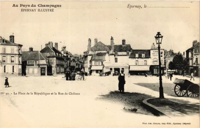 CPA ÉPERNAY Illustré - La Place de la Republique (742535)