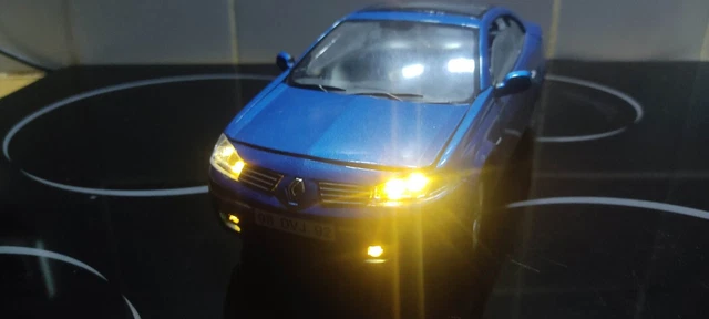 solido 1/18 Renault Mégane 2 CC à LEDs