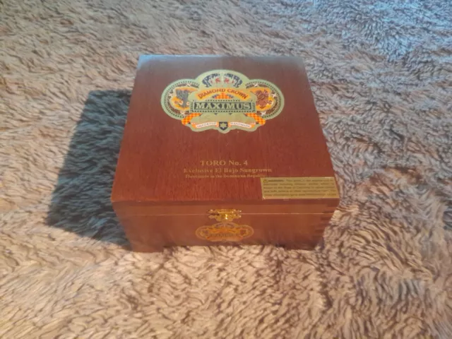 Diamond Crown Maximus Toro No 4 Clasp Wood Cigar Box Free Ship