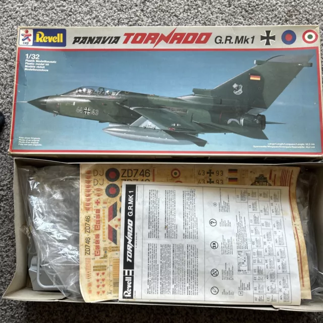 1/32 Scale 1985 REVELL Model PANAVIA TORNADO G.R. Mk1 Kit #4760 Bad Decals?