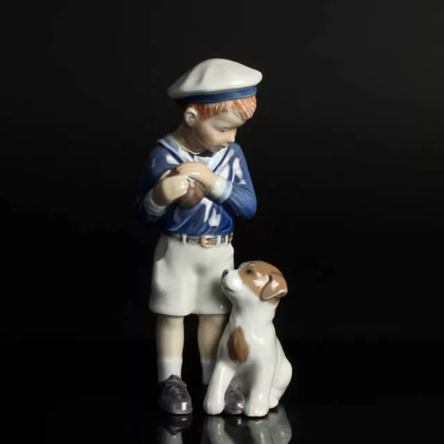 Royal Copenhagen Porzellan Figur #683 Jens mit Hund Stempel handbemalt