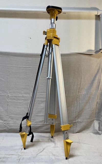 JOHNSON 40-6330 Adjustable Elevating Tripod Heavy Duty