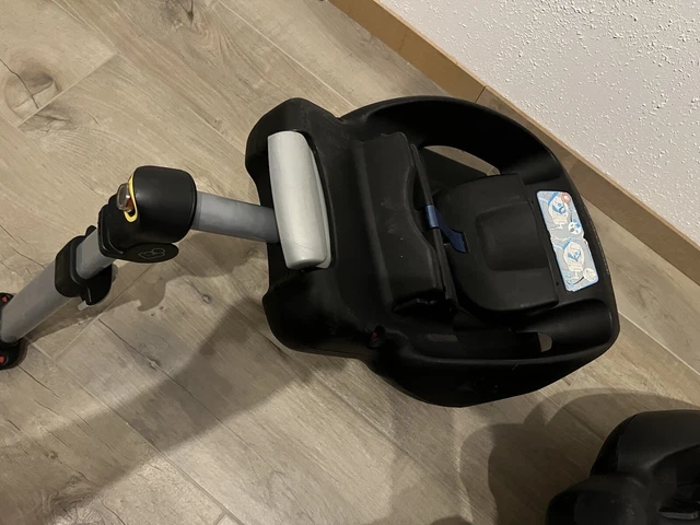Maxicosi-Konvolut 3x Babyschale 1 x MaxiCosi Priori mit Konsolen