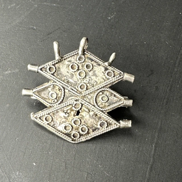 Broche Ancienne Berbère Kabyle En Argent Massif Filigrane - 9 Grammes