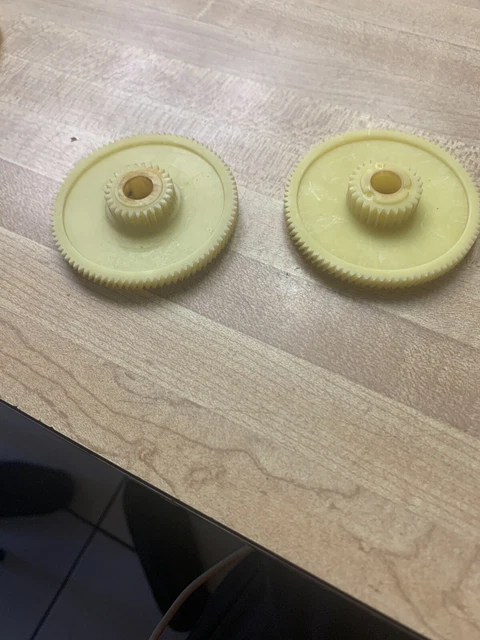 Hoover Buffer  Polisher Scrubber IDLER gear-RH  2 total 035675BZ