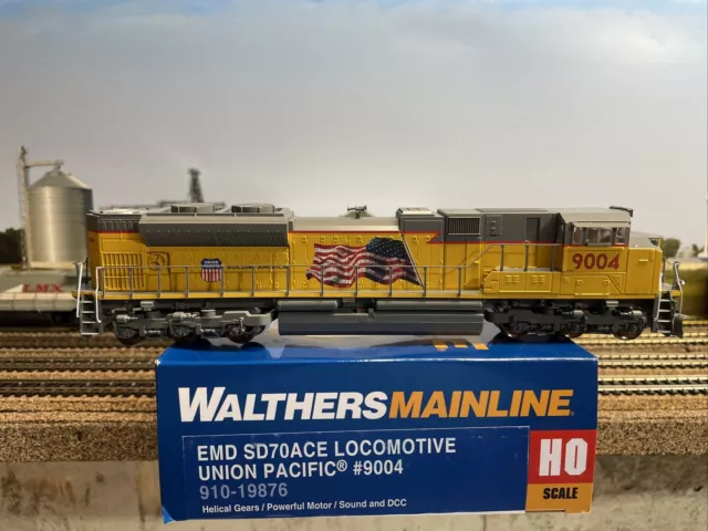 Ho Scale, Walthers Mainline EMD SD70ACE DCC/sound Loco “Union Pacific” #9004 NIB