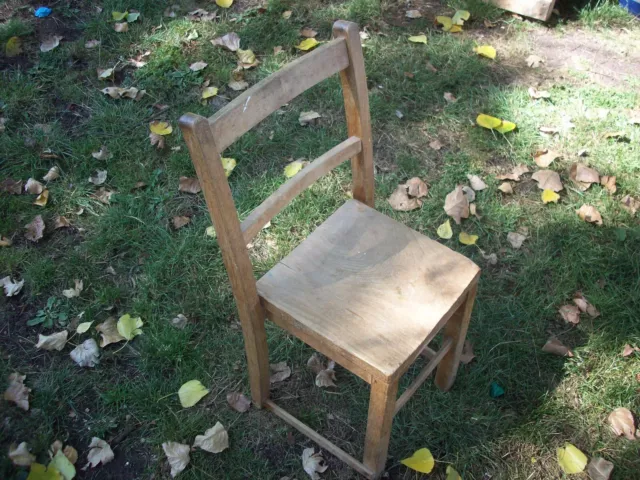 SMALL VINTAGE 1940's WOODEN CHILDS SCHOOL CHAIR SOILD