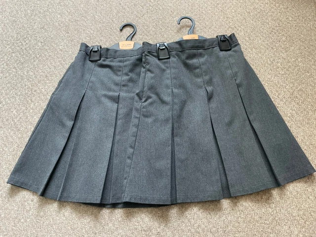 Gonna scuola uniforme M&S per ragazze a pieghe permanenti x2 età 9-10