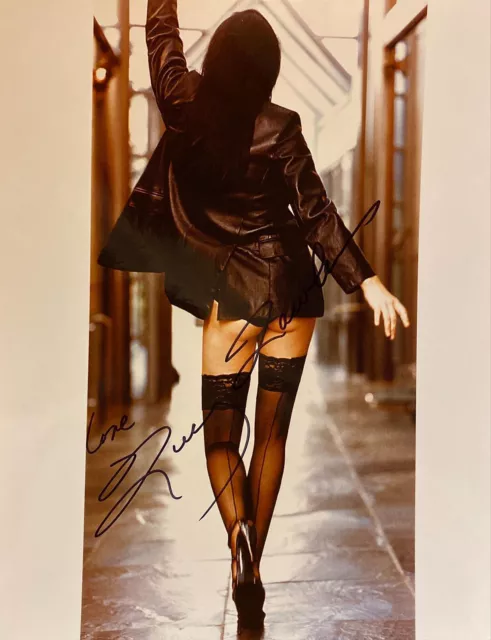 LUCY LAWLESS Signed Photograph - TV / Film Actress & Singer - XENA - reprint