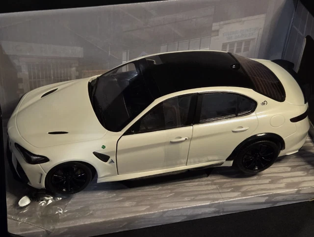 Solido 1:18 Alfa Romeo Giulia GTA Año de construcción 2022 azul