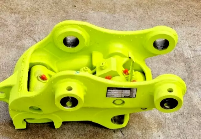 Miller Hydraulic quick hitch / coupler /  Hitachi zx45 zx48 zx52 on 45 mm pins