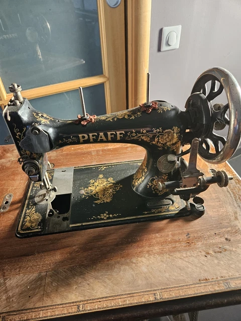 Machine à Coudre Ancienne NEW HOME – Orange, Massachusetts – Fer Fondu – 1918