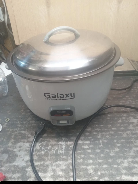 Commercial 60 Cup (30 Cup Raw) Electric Rice Cooker / Warmer - 120V, 1550W