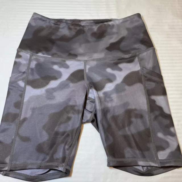 Z By Zella Women’s Side Pockets Gray Camo Bike Shorts Size XS