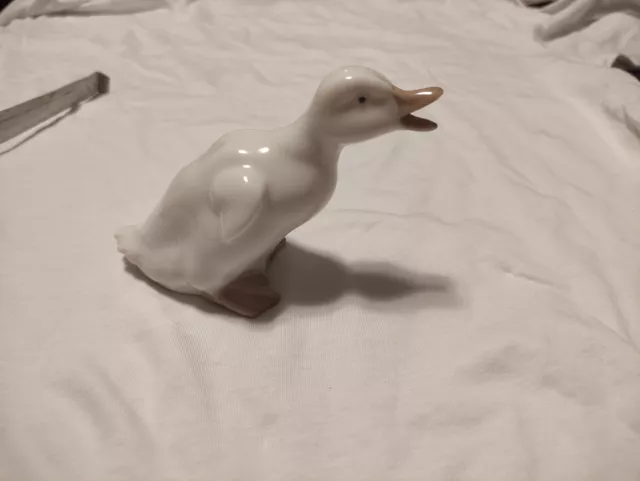 Nao by Lladro - Duck / Duckling Porcelain Figurine - Made In Spain - DAISA - 595