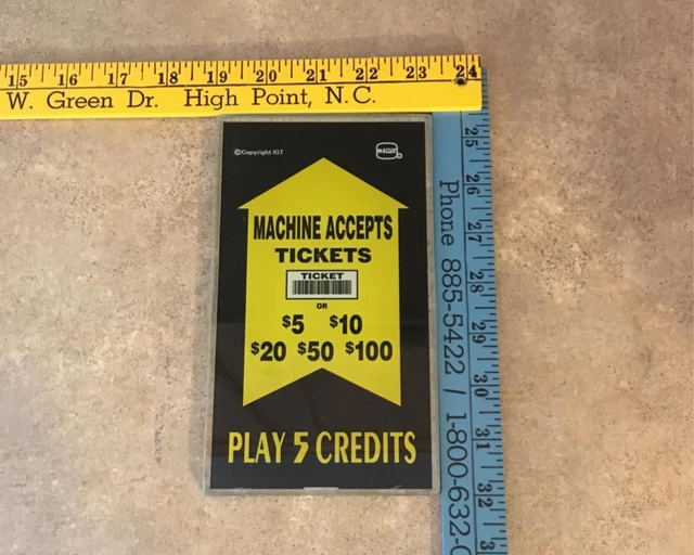 IGT Slot Machine Play 5 Credits Accept Tickets or Bills Side Yellow Letter FBT-4