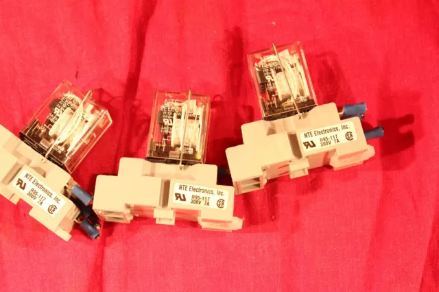 Lot of 3 NTE R12-17A5-24N RELAYS 5A 250VAC/28VDC 25VAC COIL + R95-117 BASES