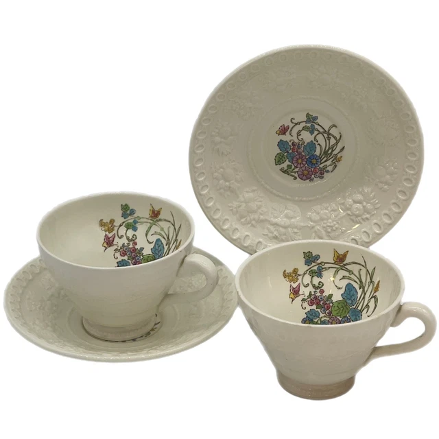 VINTAGE WEDGWOOD WELLESLEY Montreal Footed Tea Cup and Saucer Set Of 2