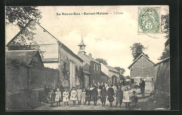 CPA La Neuve-Rue-Oursel-Maison, l´Ecole 1907
