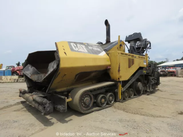 2011 Caterpillar AP1055E Tracked Asphalt Paver 10'-20' Screed Generator