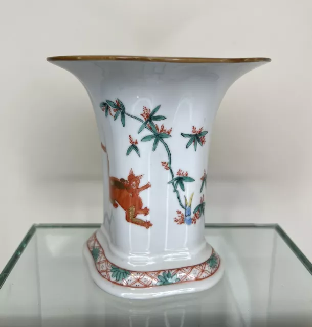 Antike Dresden Kakiemon Vase - handbemaltes Porzellan - 13,5 cm 1875-1905