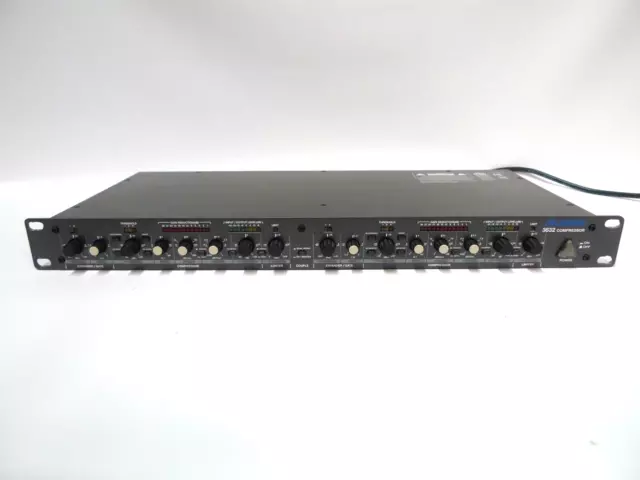 Alesis 3632 Compressor - Stereo Compressor/Expander/Limiter/Gate