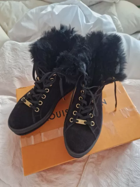 100% genuine Louis Vuitton ski snow Black Suede Fur Ankle boots Size 5 or 5.5