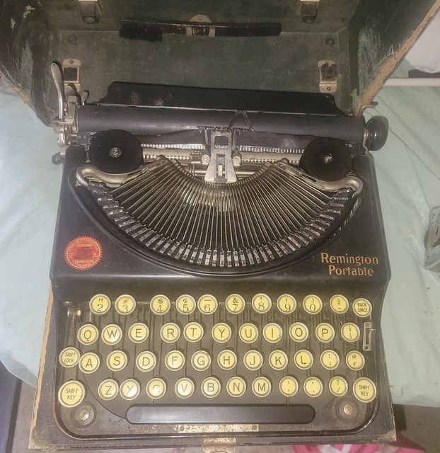 Vintage antique Working Remington Portable typewriter in case  11 lbs